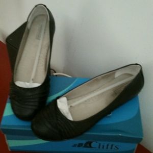 Like Brand New! Cliffs flats